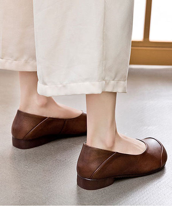 Effortlessly Elegant Shoes with a Timeless Design