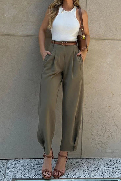Classic Vintage Pants with a Flattering Fit