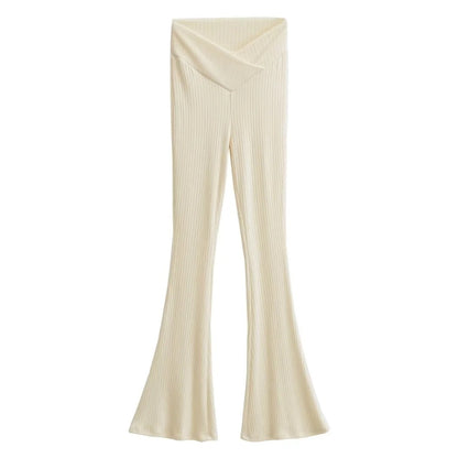 Effortlessly Elegant Pants with a Timeless Design