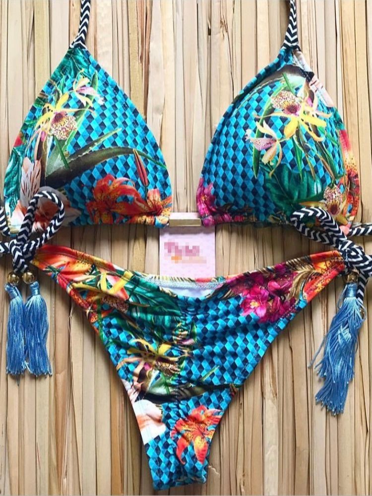 Classic Vintage Bikini with a Flattering Fit