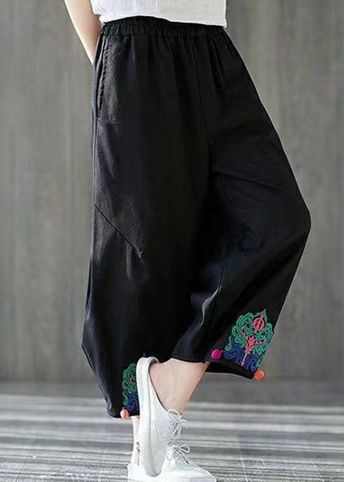 Effortlessly Elegant Pants with a Timeless Design