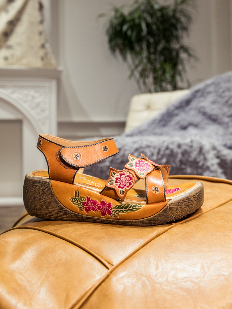 Polished Sandals with an Effortless Classic Look