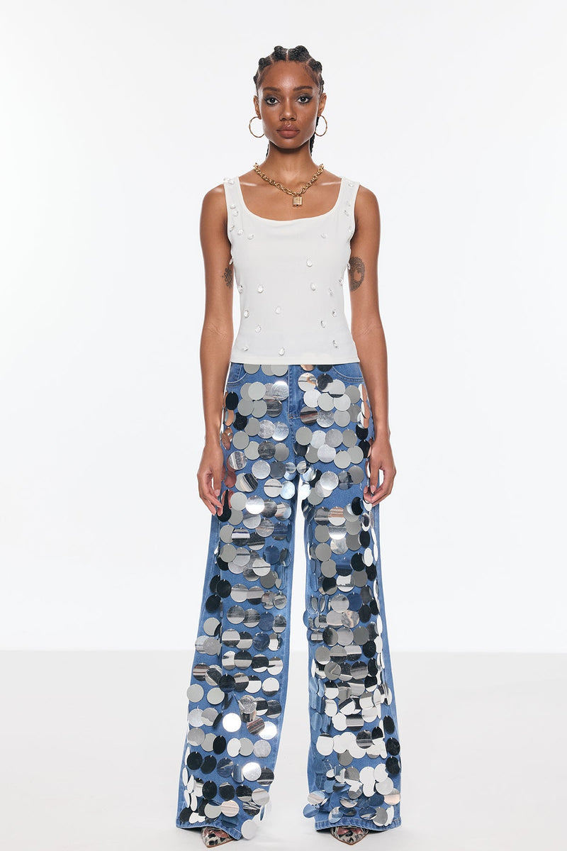 Beautifully Finished Garment in a Timeless Design