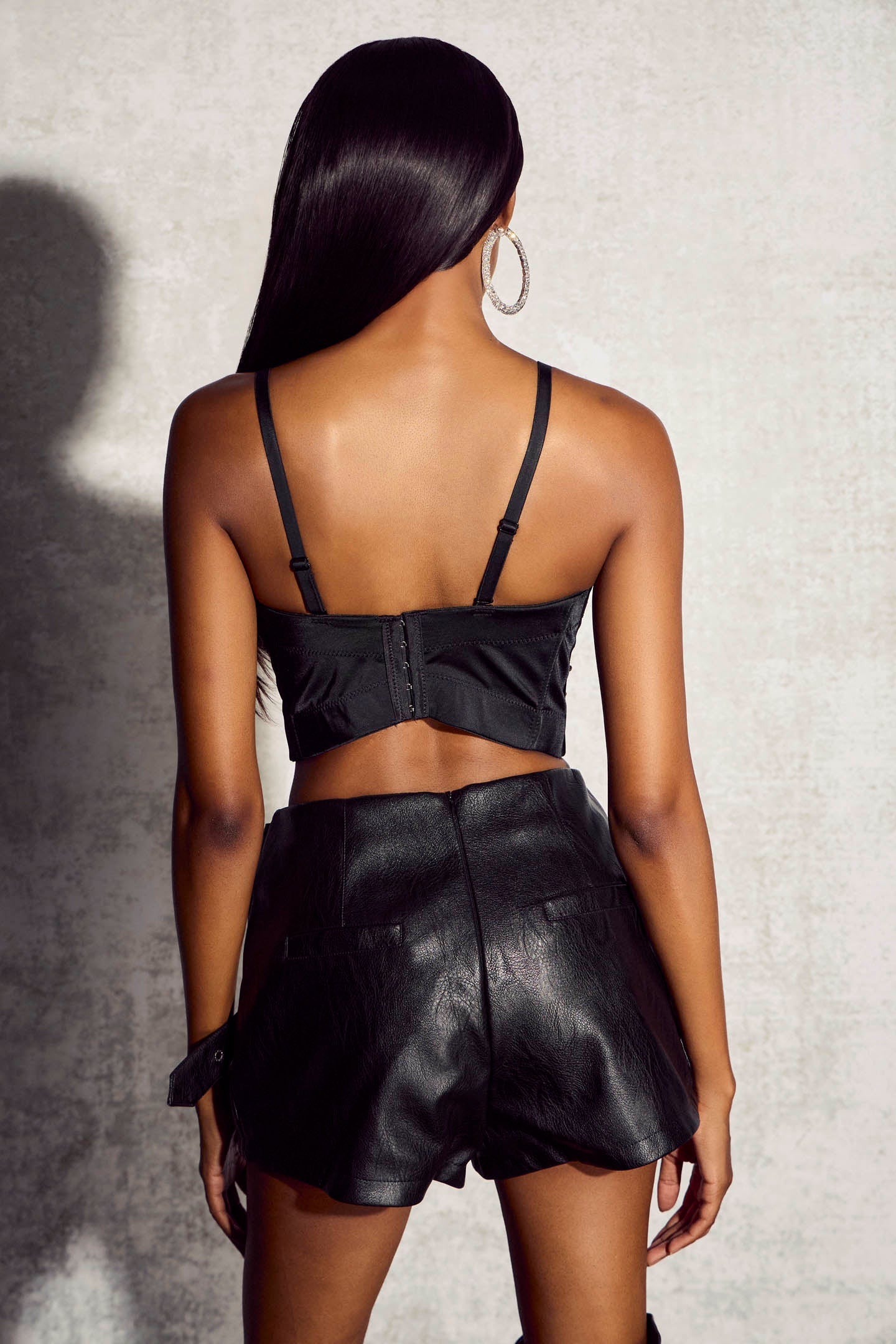 Beautifully Finished Top in a Timeless Design