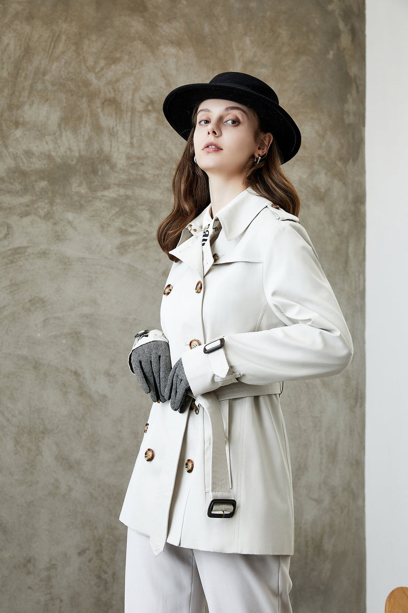 Well Tailored Coat with a Graceful Silhouette