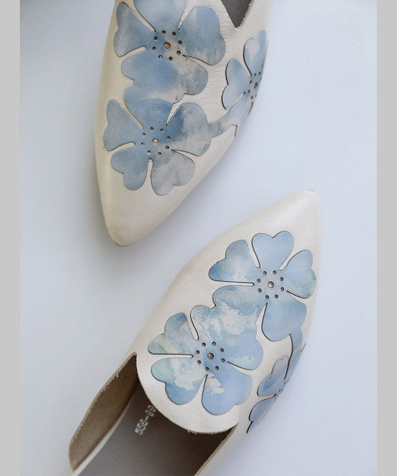 Classic Vintage Sandals with a Flattering Fit