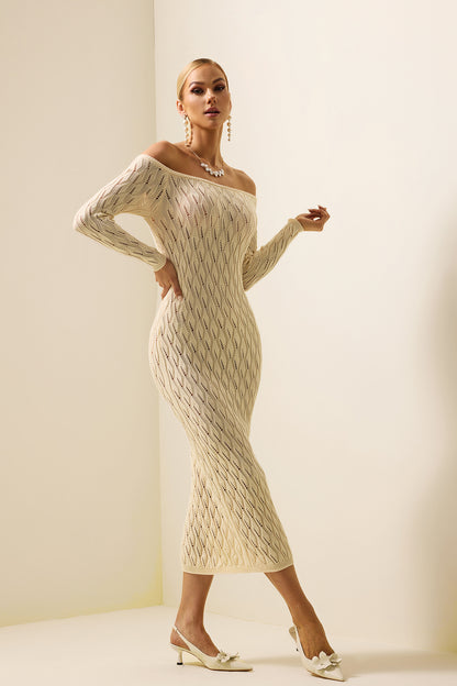 Beautifully Finished Dress in a Timeless Design