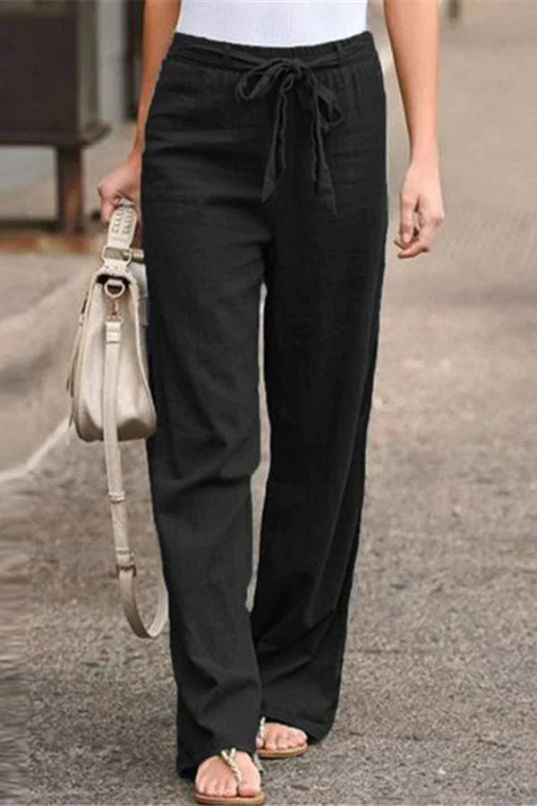 Effortlessly Elegant Pants with a Timeless Design