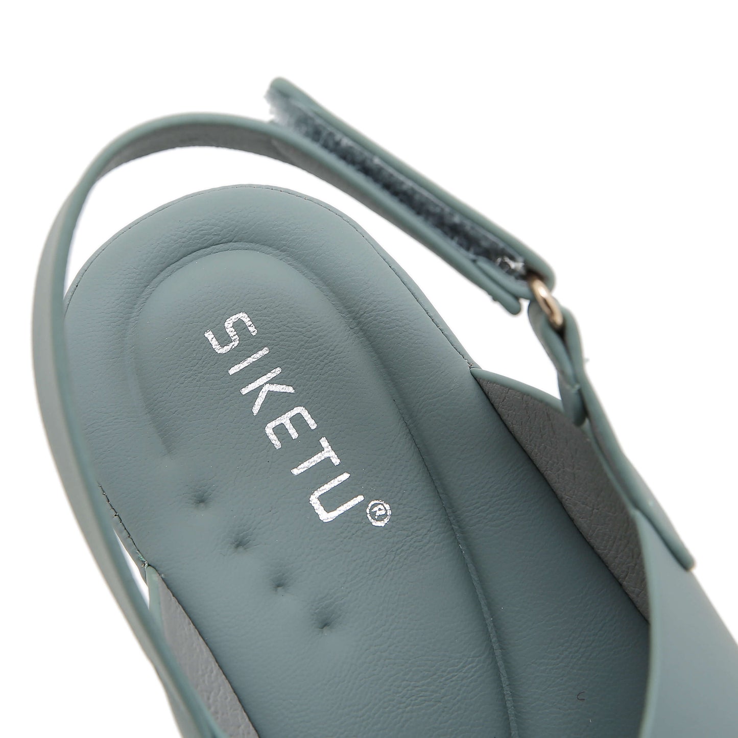Effortlessly Elegant Garment with a Timeless Design