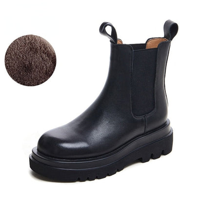 Well Tailored Boots with a Graceful Silhouette