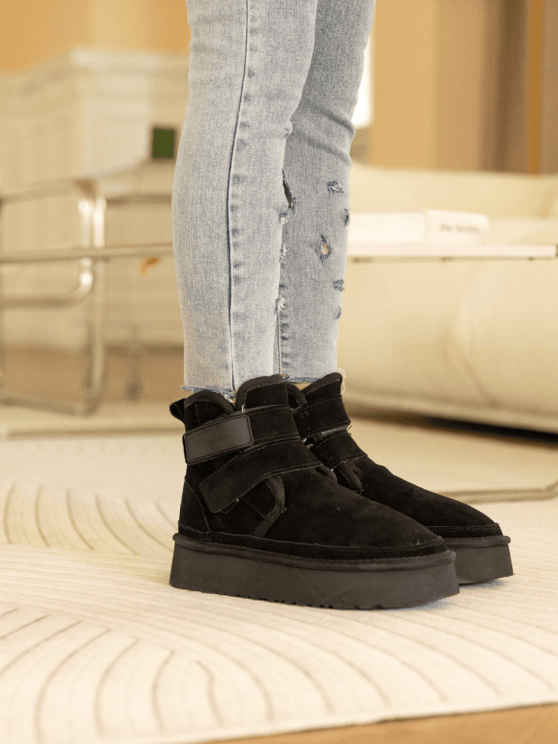 Well Tailored Boots with a Graceful Silhouette