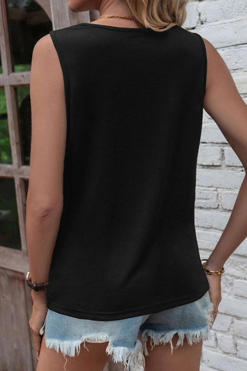 Well Tailored Top with a Graceful Silhouette