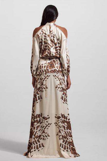 Beautifully Finished Dress in a Timeless Design