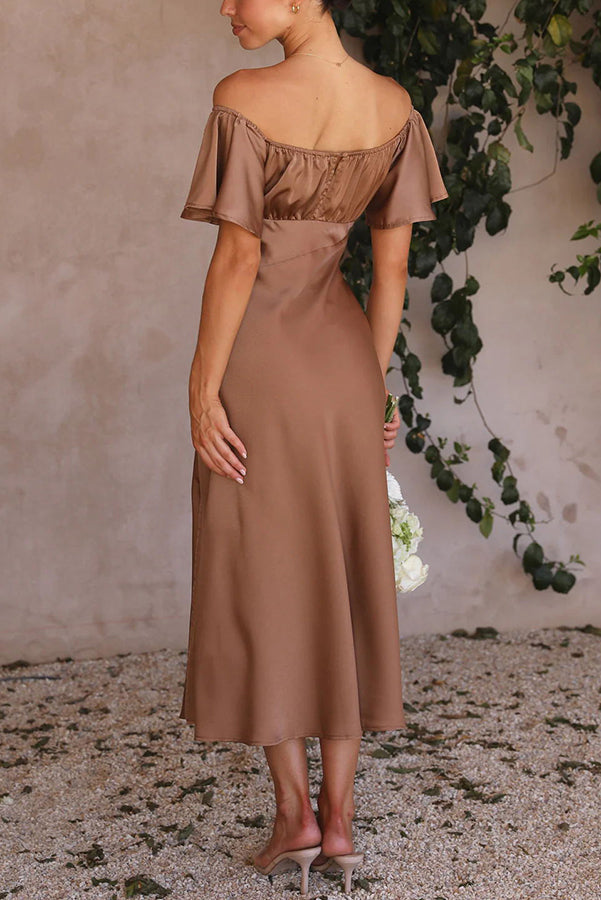 Beautifully Finished Dress in a Timeless Design
