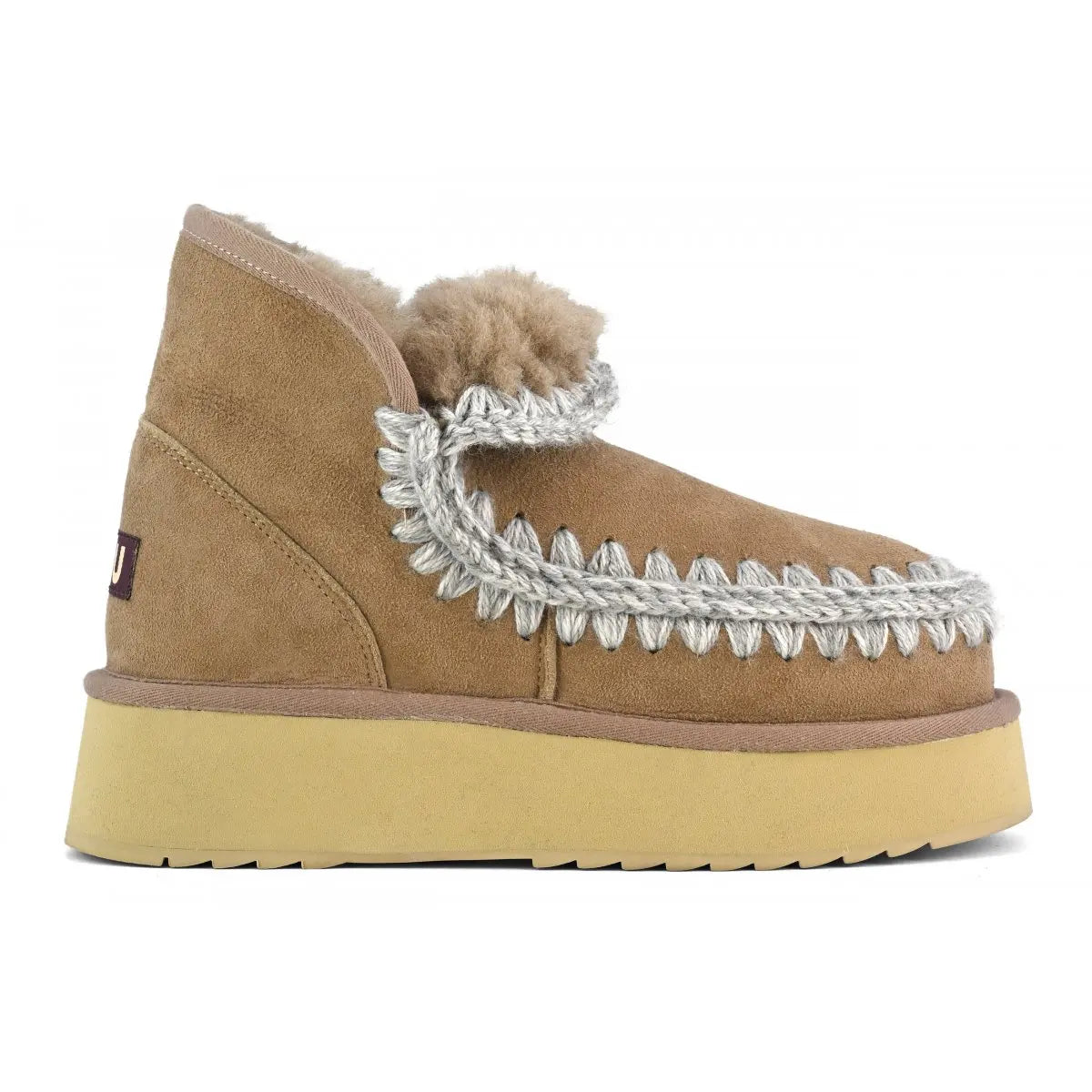 Polished Boots with an Effortless Classic Look