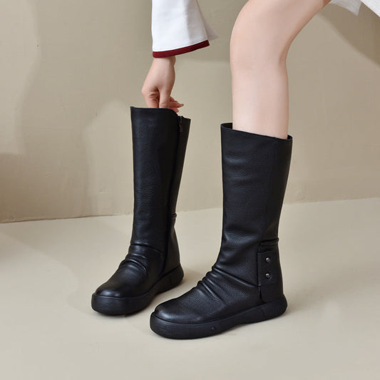 Well Tailored Boots with a Graceful Silhouette