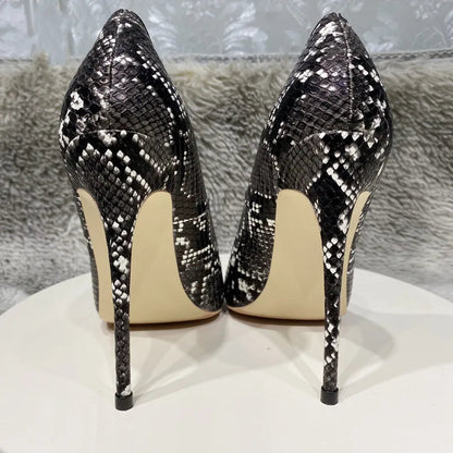 Classic Vintage Shoes with a Flattering Fit