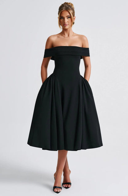 Beautifully Finished Dress in a Timeless Design