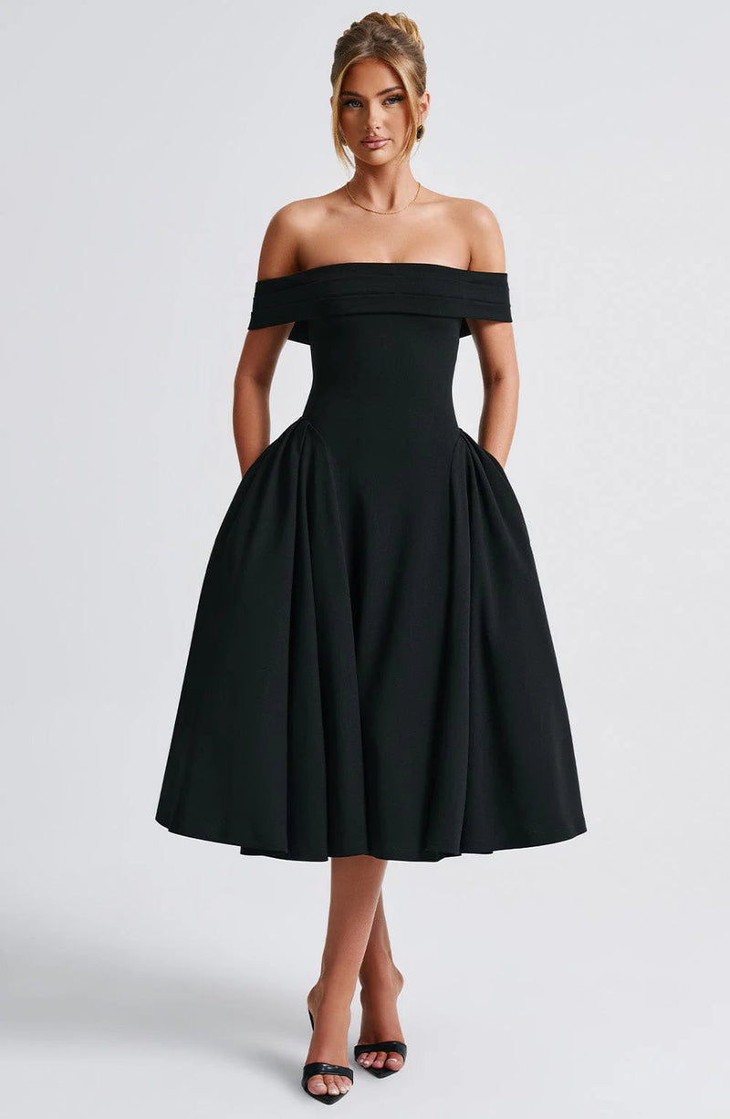 Beautifully Finished Dress in a Timeless Design