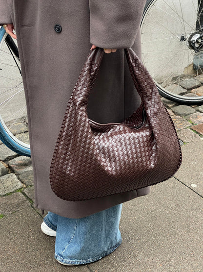 Classic Vintage Bag with a Flattering Fit