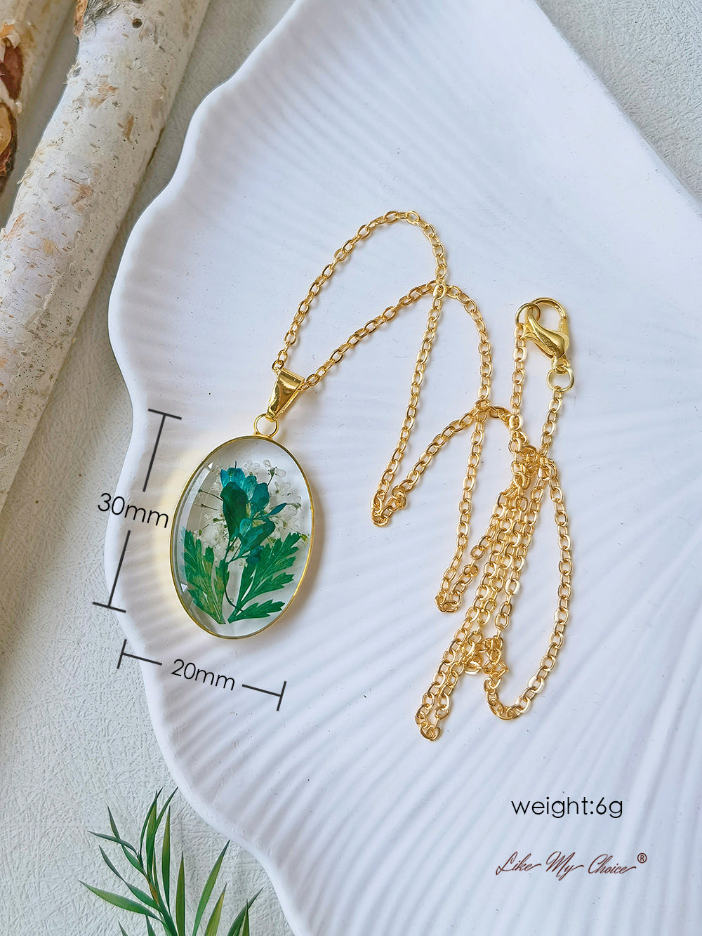Beautifully Finished Garment in a Timeless Design