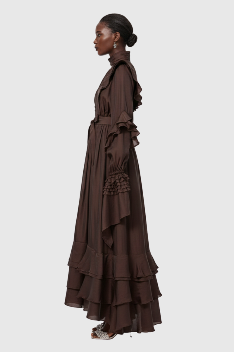 Well Tailored Dress with a Graceful Silhouette