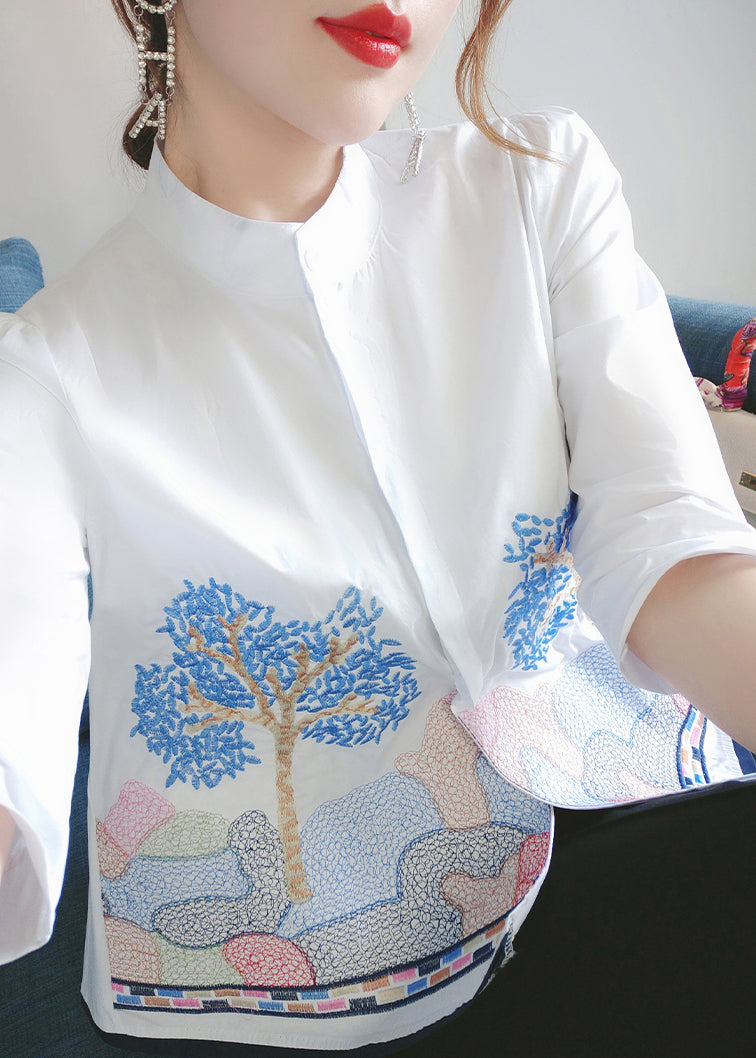 Classic Vintage Shirt with a Flattering Fit