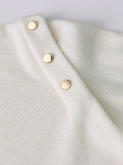 Well Tailored Sweater with a Graceful Silhouette