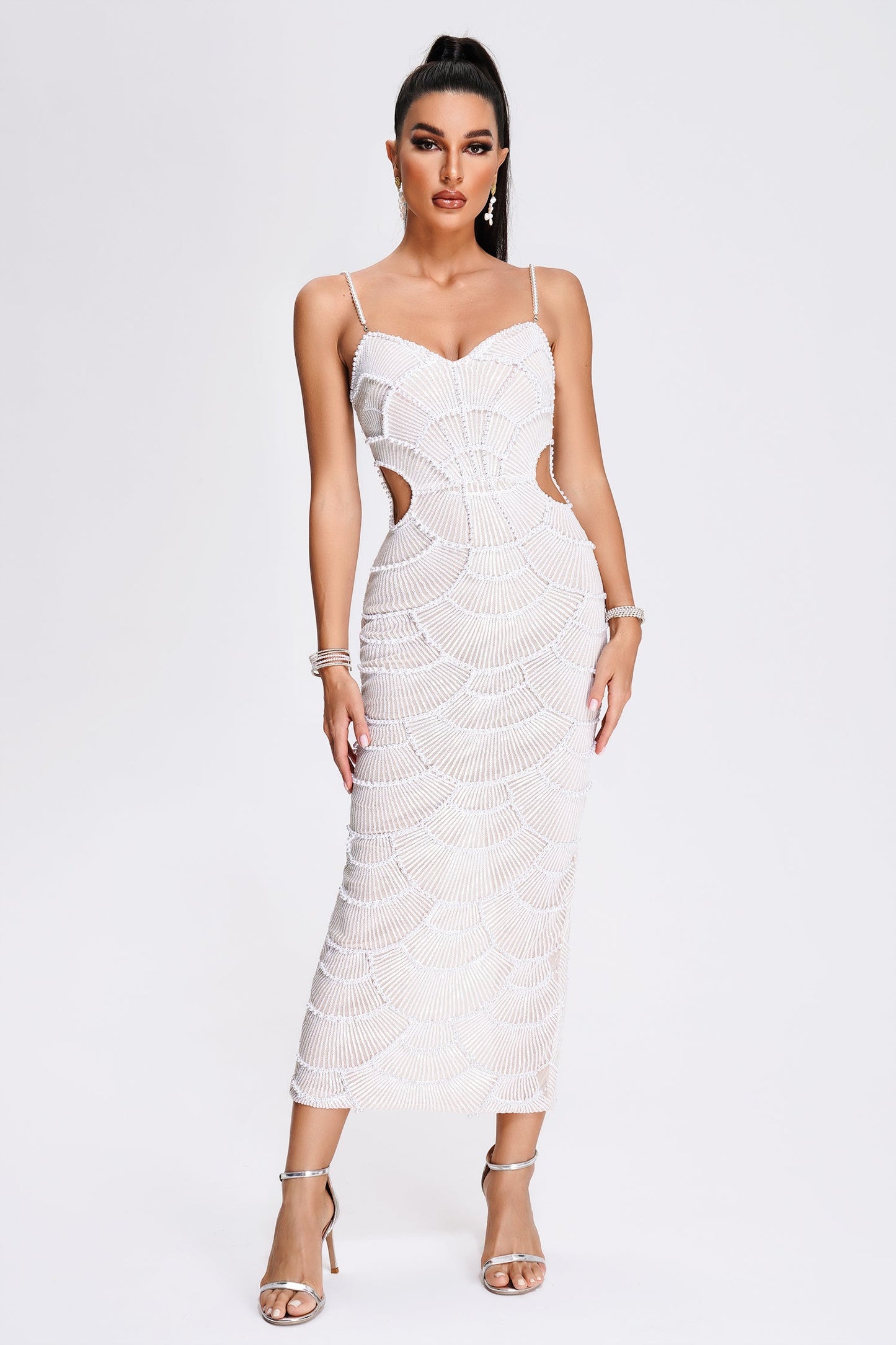 Beautifully Finished Dress in a Timeless Design