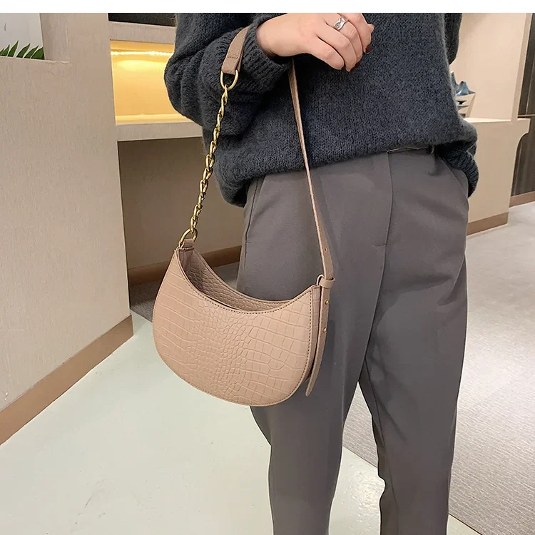 Classic Vintage Bag with a Flattering Fit