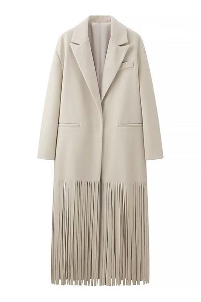Well Tailored Coat with a Graceful Silhouette