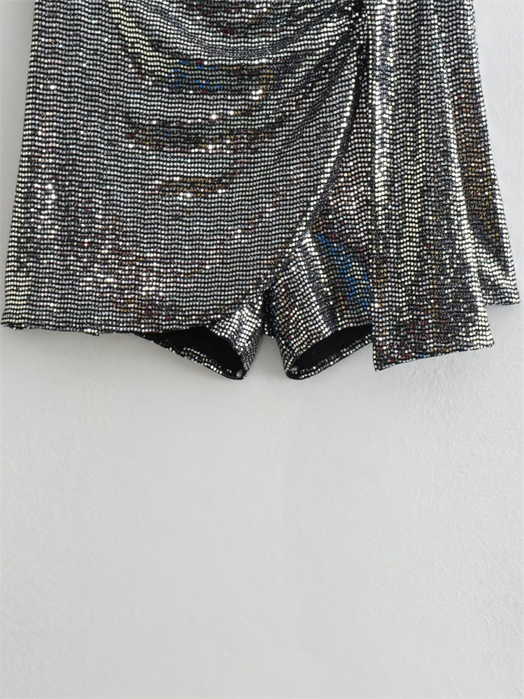 Beautifully Finished Garment in a Timeless Design