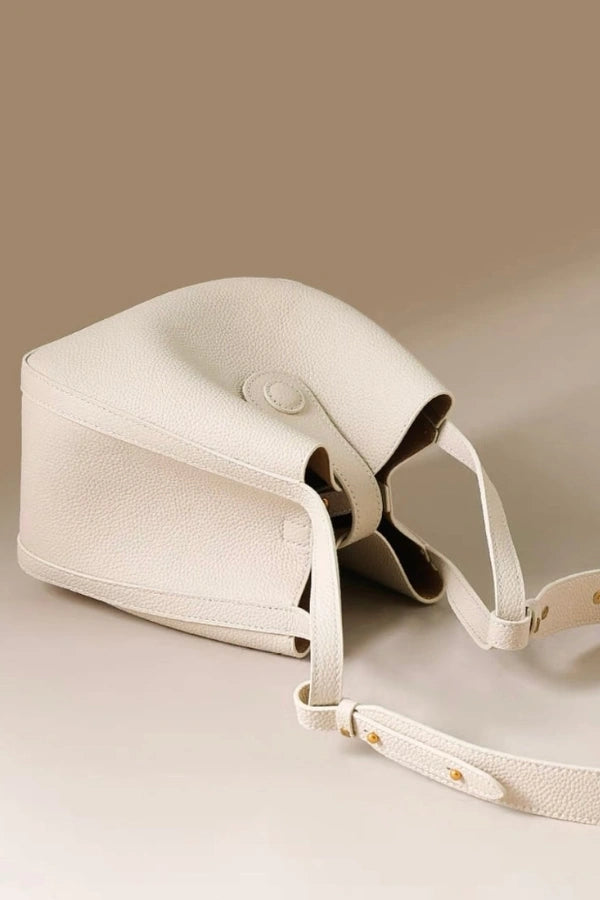 Gracefully Styled Bag for Any Occasion