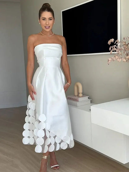 Beautifully Finished Dress in a Timeless Design