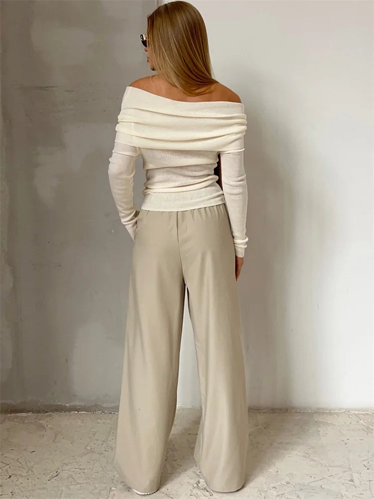 Effortlessly Elegant Sweater with a Timeless Design