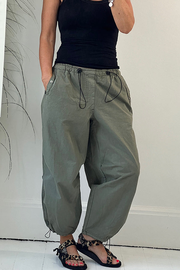 Elegantly Styled Pants for Everyday Wear