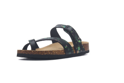 Effortlessly Elegant Sandals with a Timeless Design