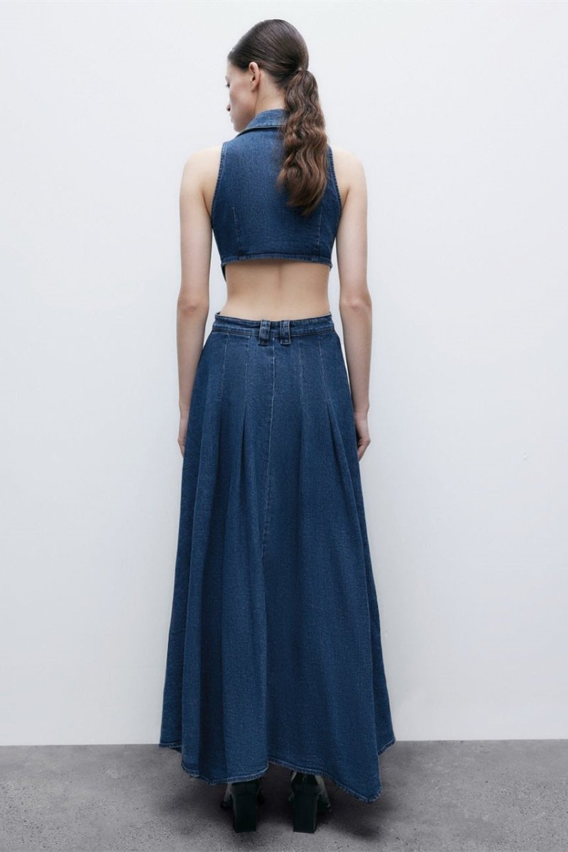 Sophisticated Dress with a Clean Classic Look