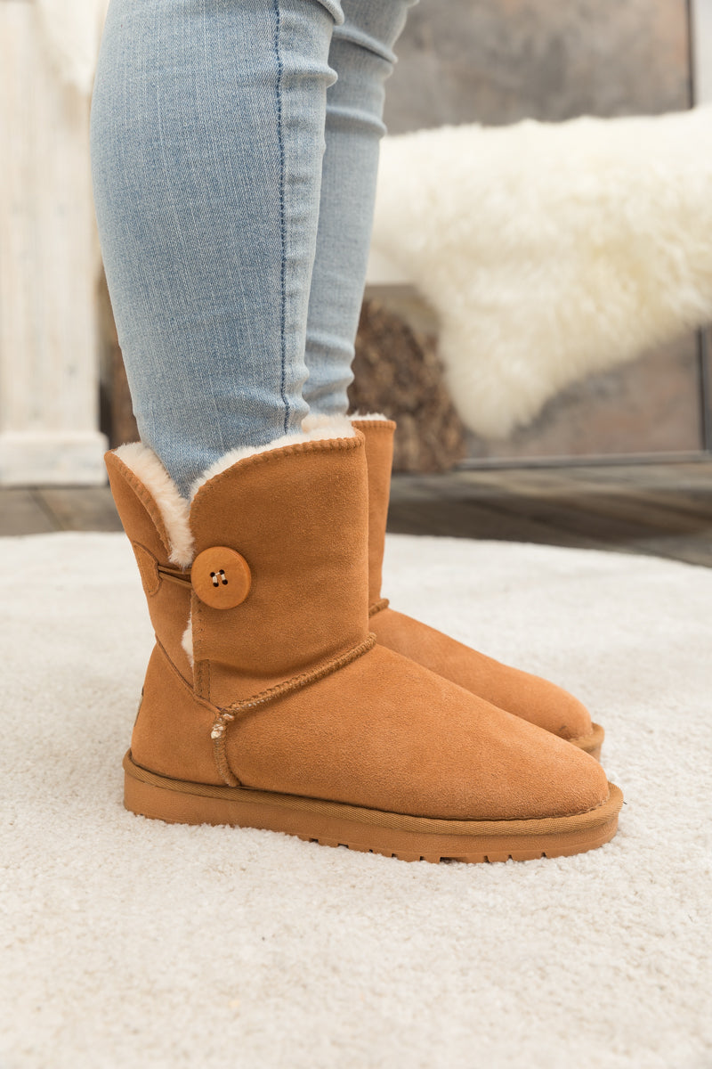 Polished Boots with an Effortless Classic Look