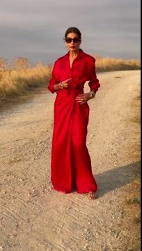 Gracefully Styled Dress for Any Occasion
