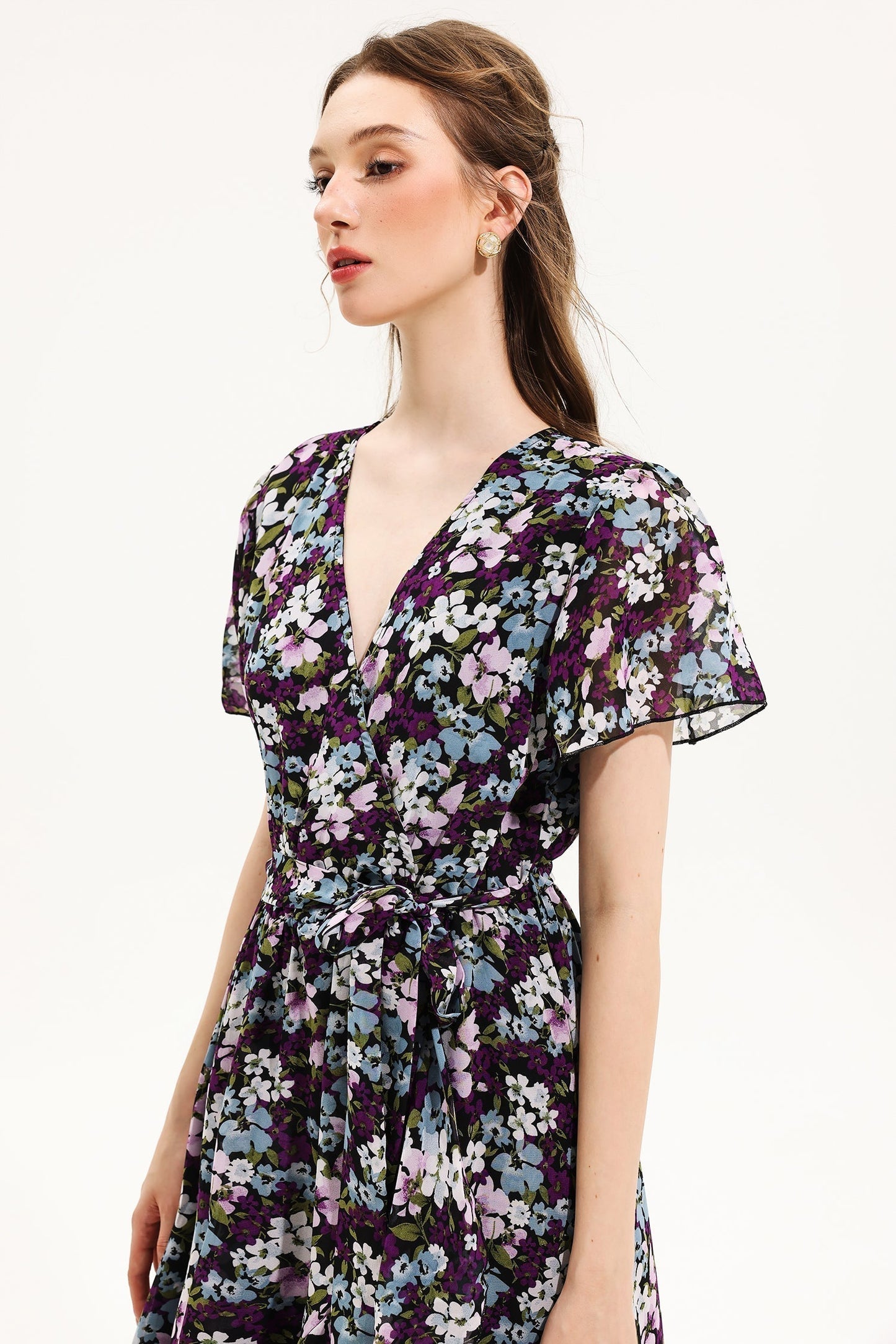 Well Tailored Dress with a Graceful Silhouette