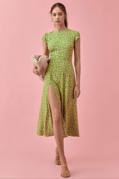 Classic Vintage Dress with a Flattering Fit