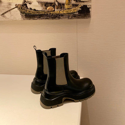 Classic Vintage Boots with a Flattering Fit