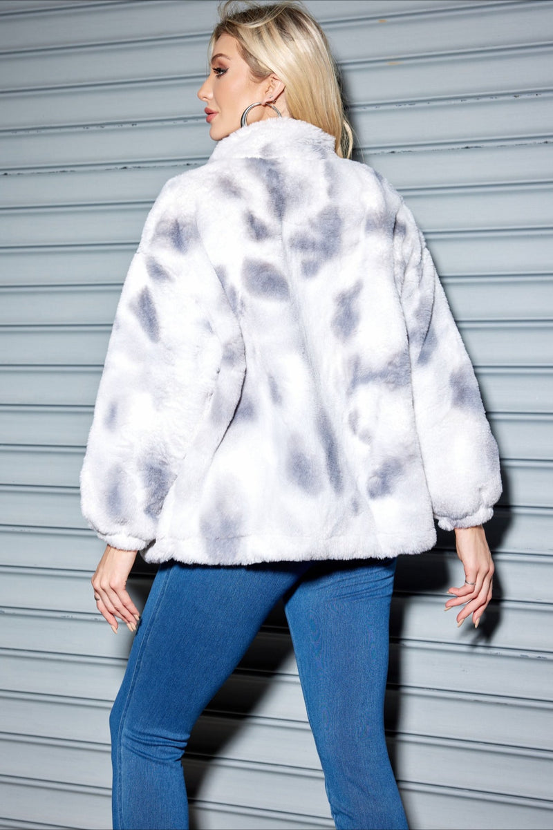 Well Tailored Coat with a Graceful Silhouette