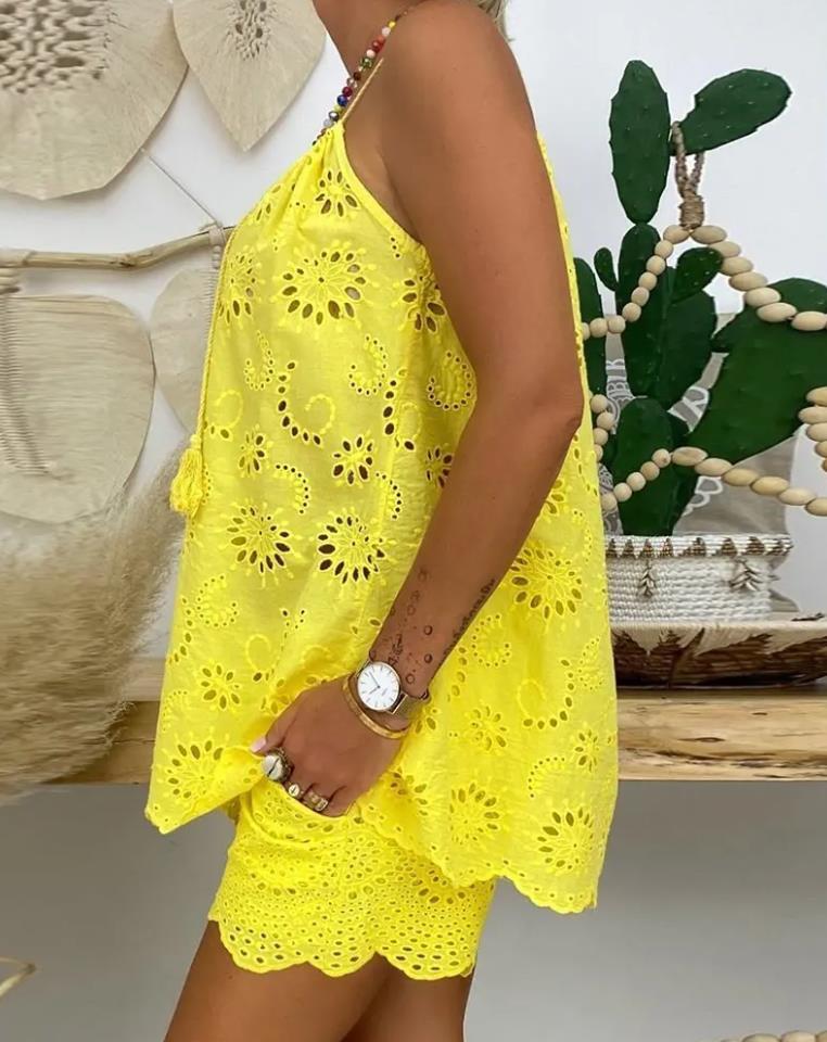 Sophisticated Garment with a Clean Classic Look