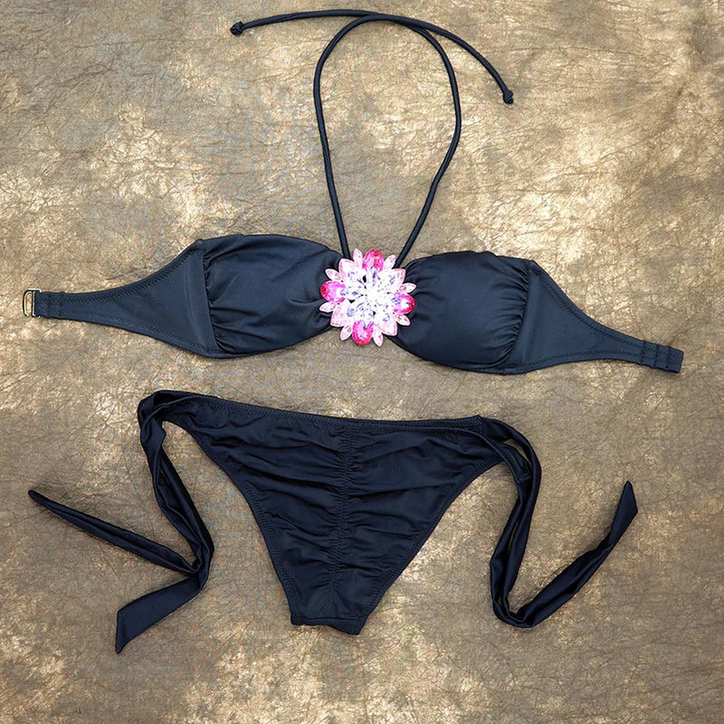 Well Tailored Bikini with a Graceful Silhouette