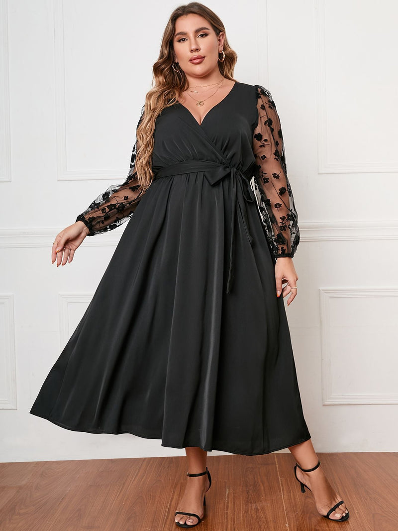 Well Tailored Dress with a Graceful Silhouette
