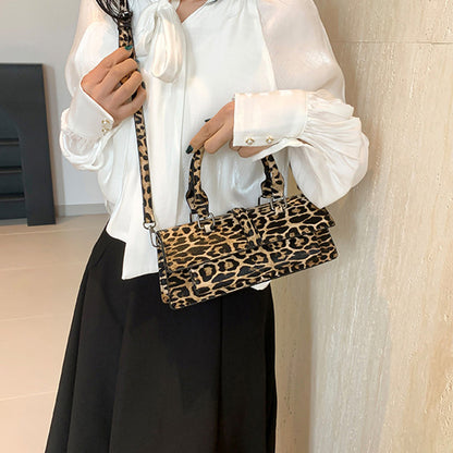 Sophisticated Bag with a Clean Classic Look