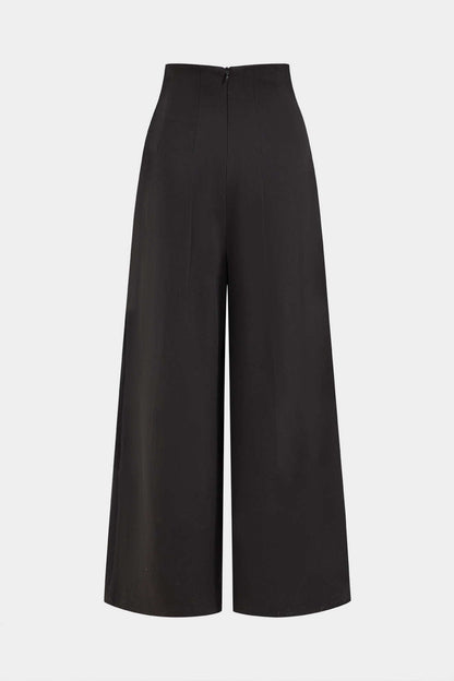 A Vintage Style Trousers with Delicate Timeless Details