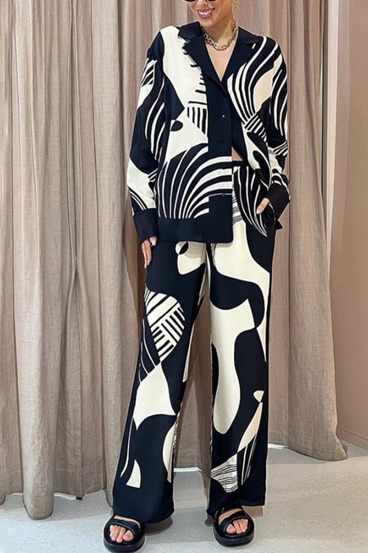 Effortlessly Elegant Garment with a Timeless Design
